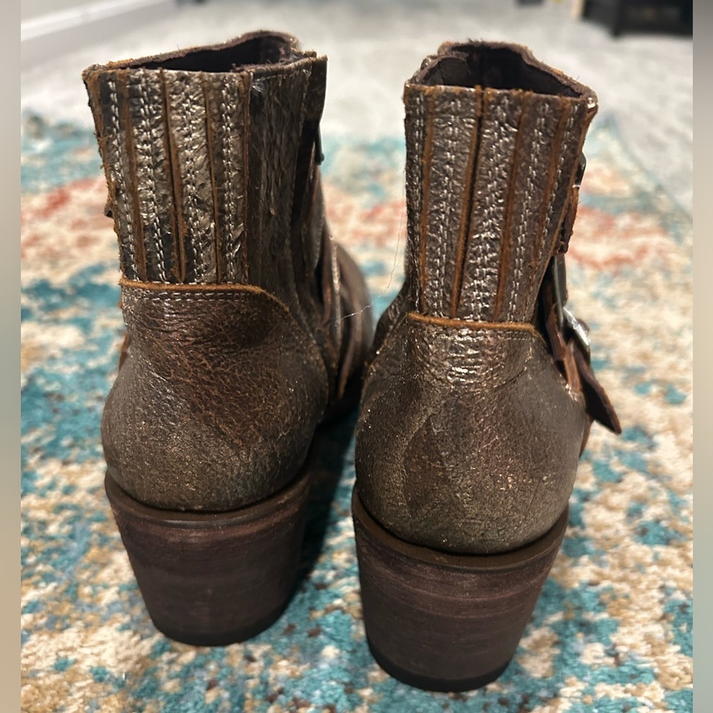 ✨NEW Stylish Bronze Metallic Ankle Buckle Boots 8.5 - Picture 5 of 10